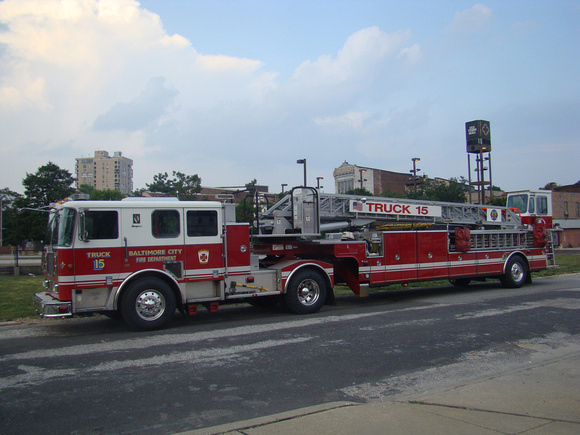 Baltimore City Fire Department Truck 152007 Seagrave 100' TDA