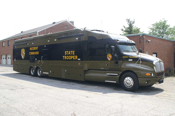 Maryland State Police "Truck 1"2006 Kenworth T2000/Kingsley Coach 56' long command vehicle