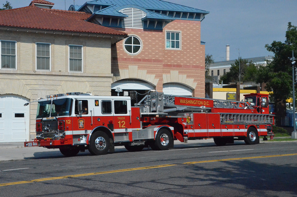 District of Columbia Fire Department Truck 12 "Tenleytown"2011 Seagrave 100’ TDA