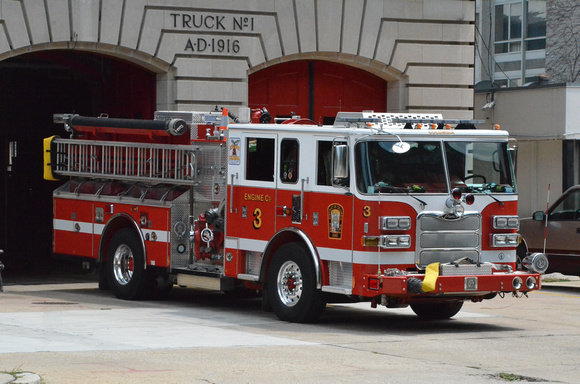 District of Columbia Fire DepartmentEngine 3 "Columbia"2011 Pierce Arrow XT 2000GPM/500GWT