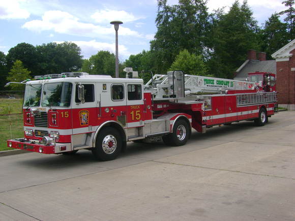 Truck 152006 Seagrave 100' TDA