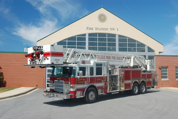 College Park Fire Department Truck 12008 Pierce Arrow XT 2000GPM/300GWT/100'